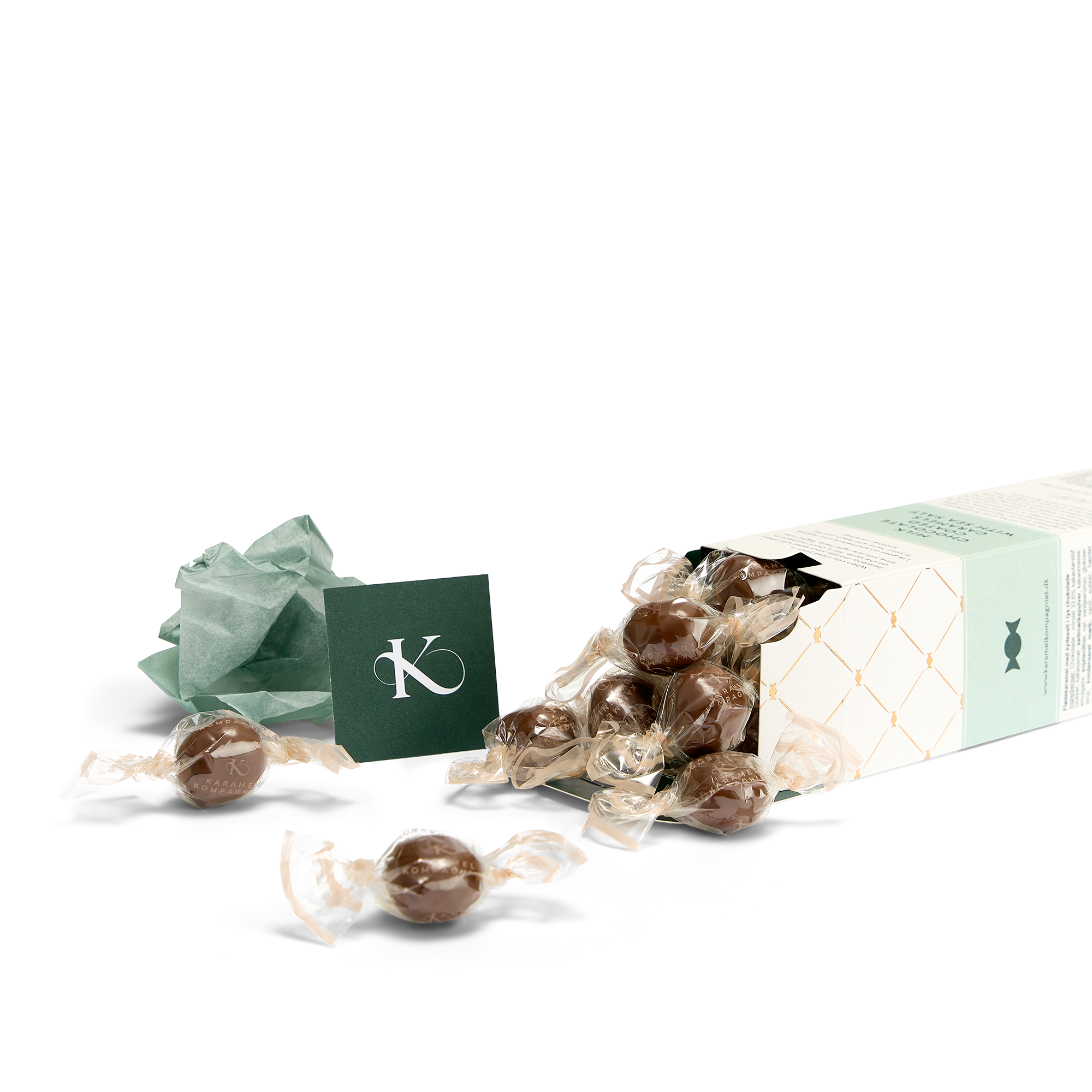 Åben æske med Milk Chocolate Coated Caramels with Sea Salt fra Karamel Kompagniet – bløde flødekarameller i lys chokolade med komposterbart cellofan