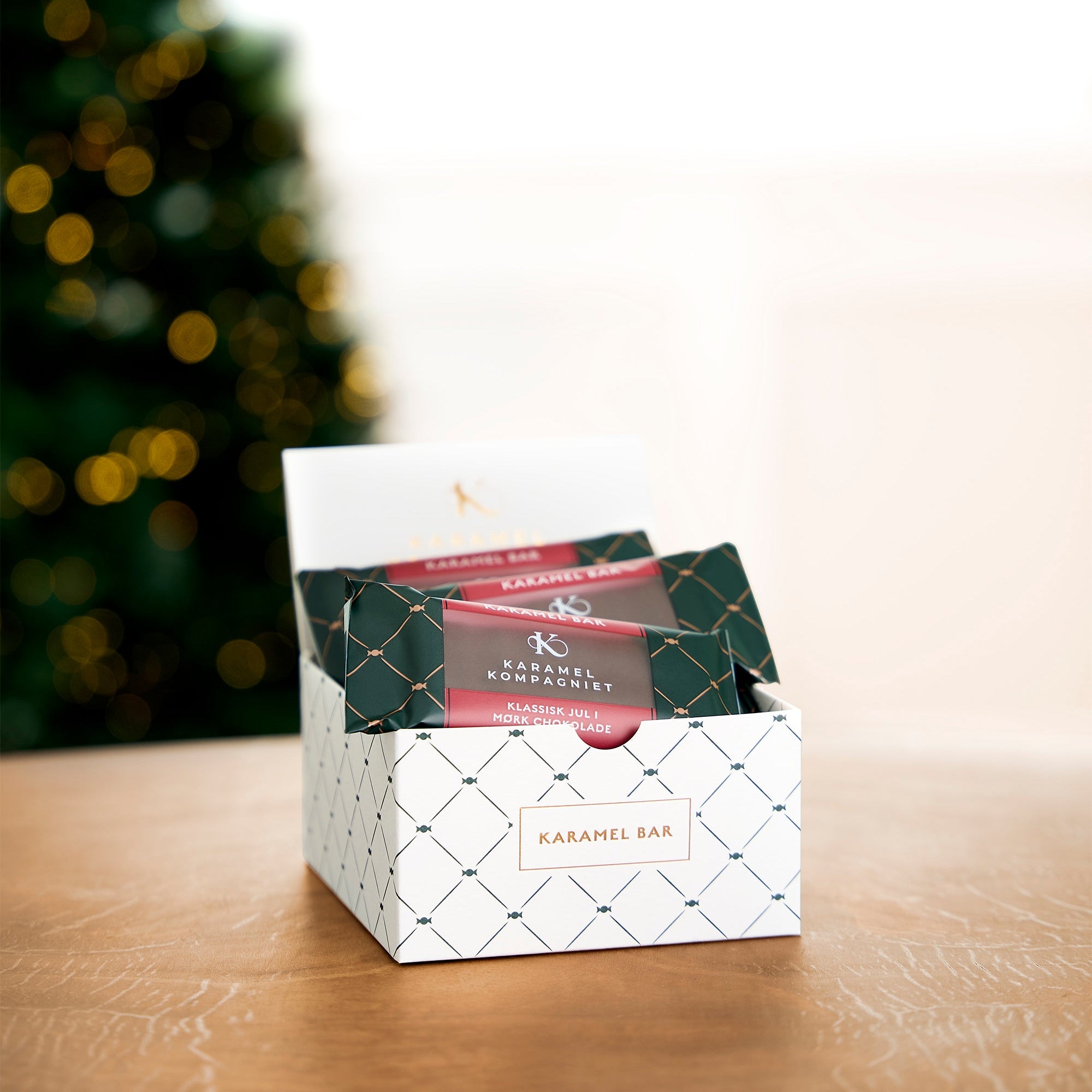 Chokoladeovertrukken Julekaramel Bar i æske med flere i